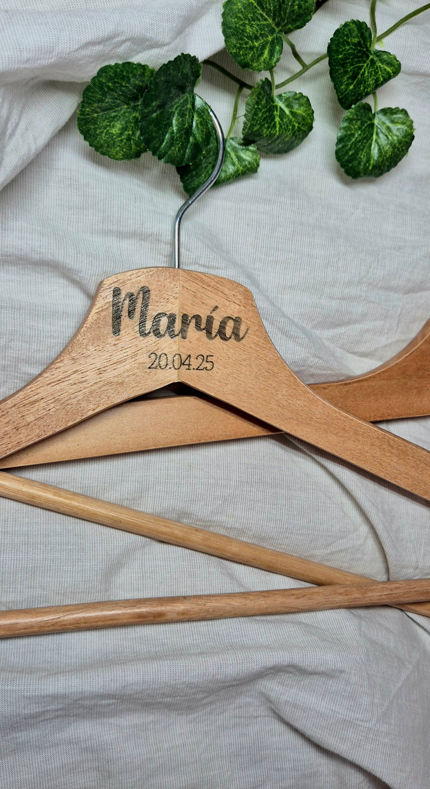 Perchas grabadas a laser