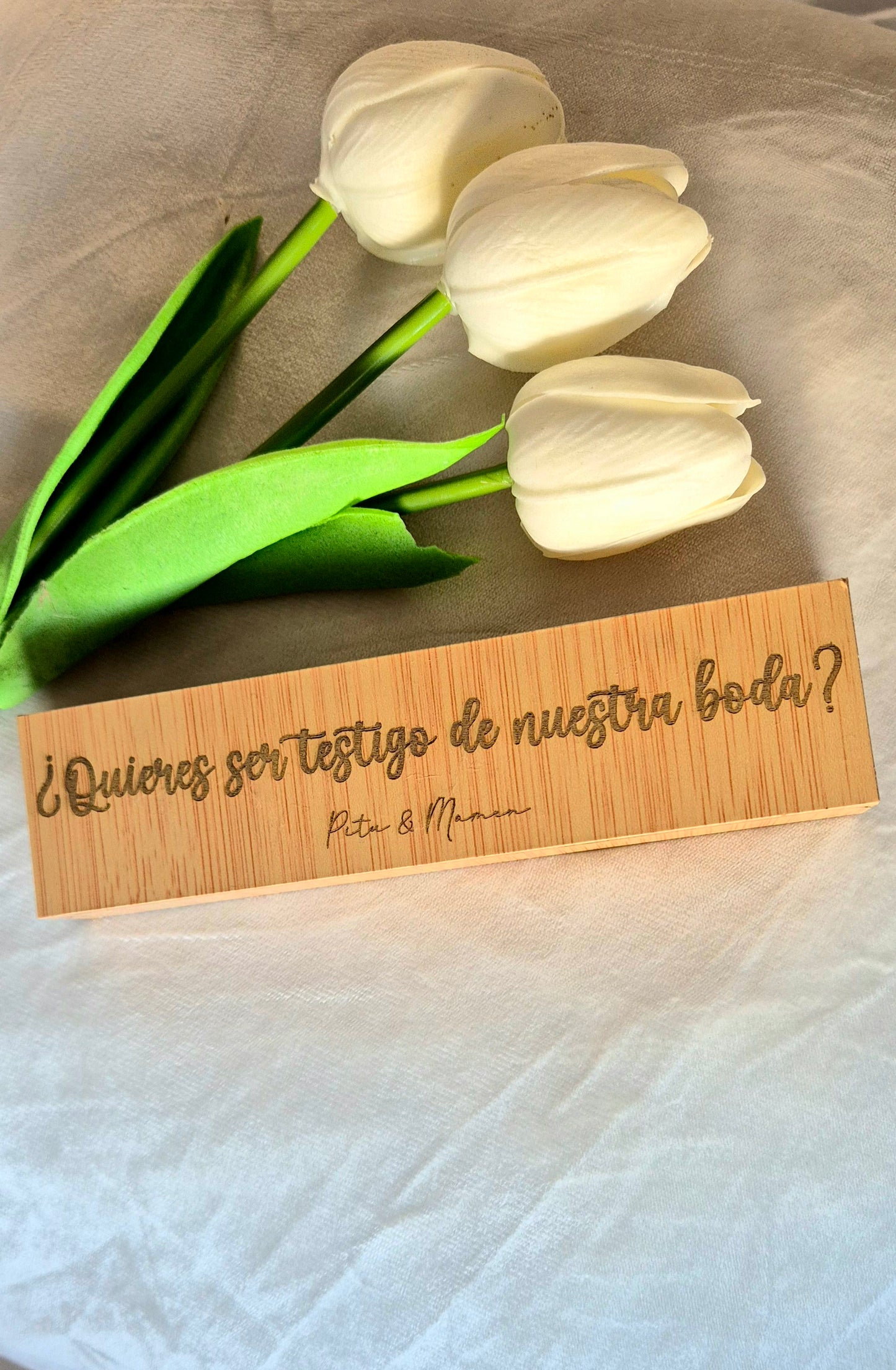 Caja con boligrafo personalizado